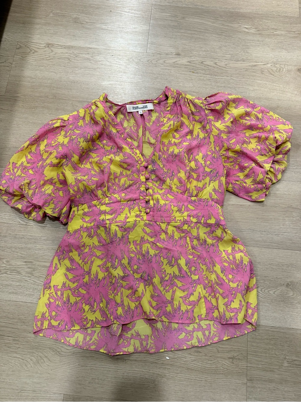 Diane von Furstenberg Abstract Print Blouse Pink & Green Size 12